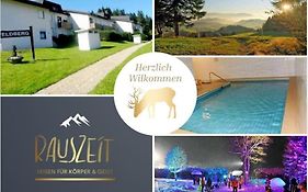 Urlaub Auf 1.000 Meter Hoehe Mit Pool Und Sauna